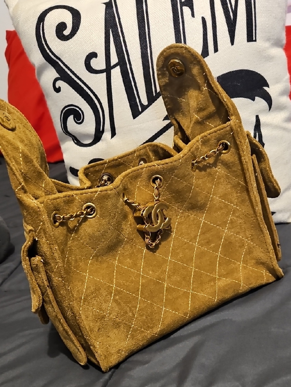 CHANEL Quilted Suede 25 Hobo Mini Bucket Bag in Mustard - Picture 2 of 10